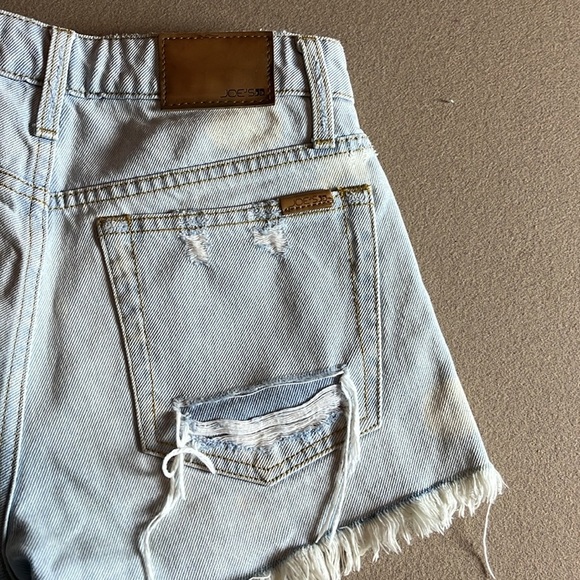 JOES JEANS COLLECTOR'S EDITION
THE CHARLIE - high rise denim short - Size 27 - Picture 3 of 14